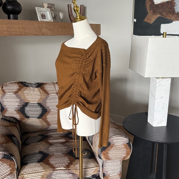 Hem & Thread Ruched Drawstring Asymetrical Sweater - Picture 6 of 10